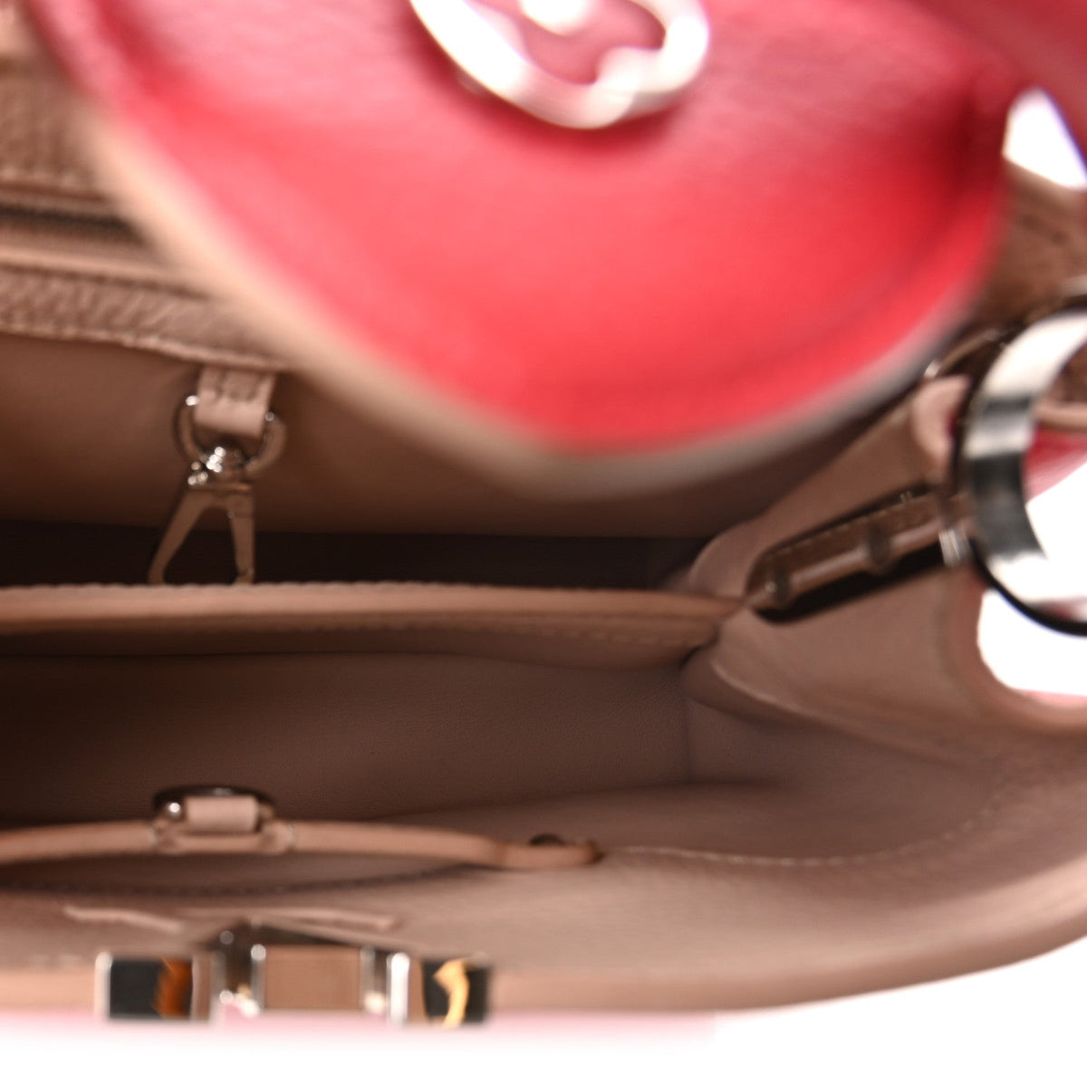 Taurillon Capucines Bb Fuchsia Handbag
