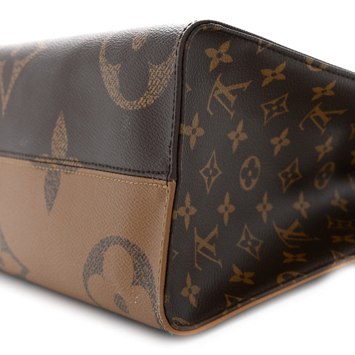 Reverse Monogram Giant Onthego Mm Handbag