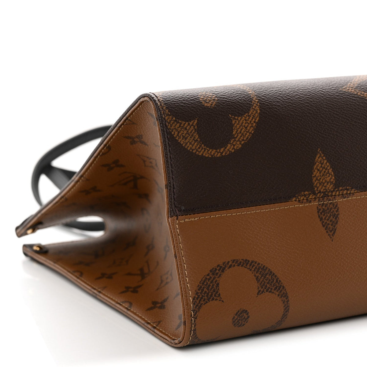 Reverse Monogram Giant Onthego Mm Handbag