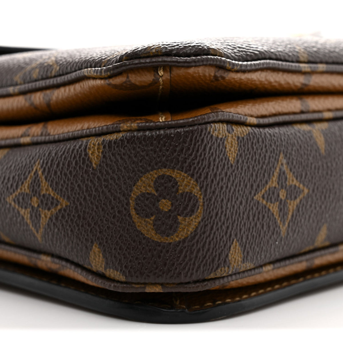 Reverse Monogram Pochette Metis Handbag