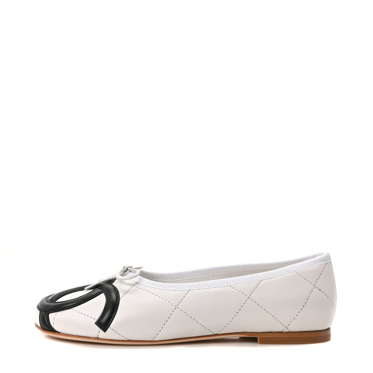 Lambskin Quilted CC Cambon Ballet Flats White Black