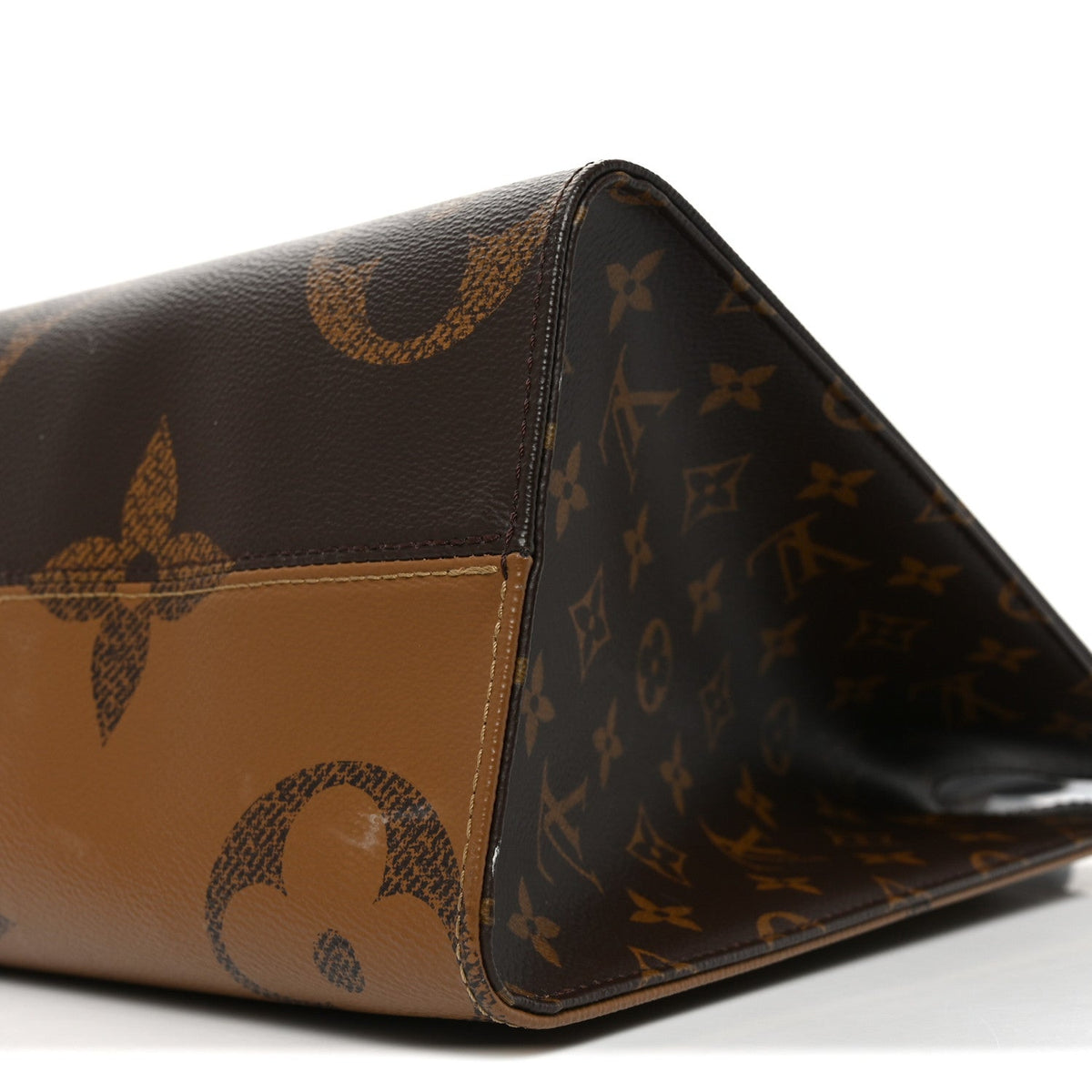 Reverse Monogram Giant Onthego Mm Handbag