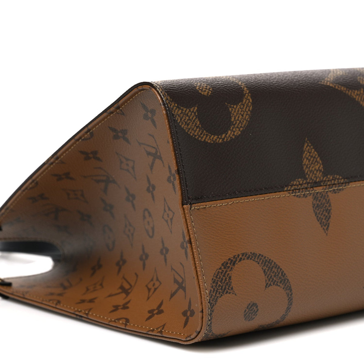 Reverse Monogram Giant Onthego Mm Handbag