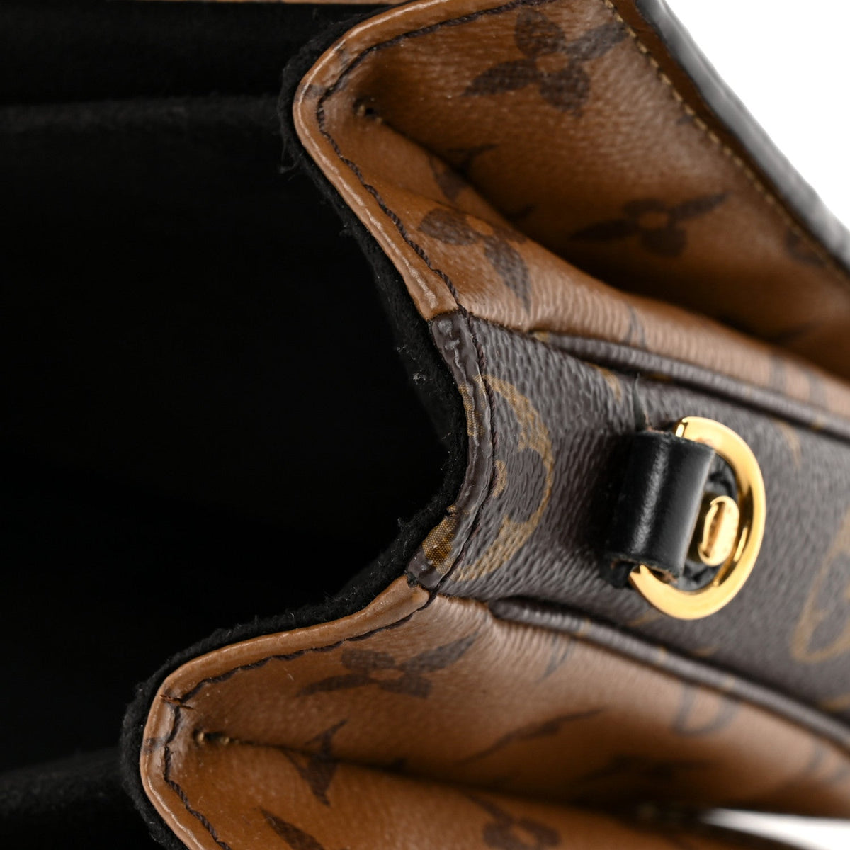 Reverse Monogram Pochette Metis Handbag