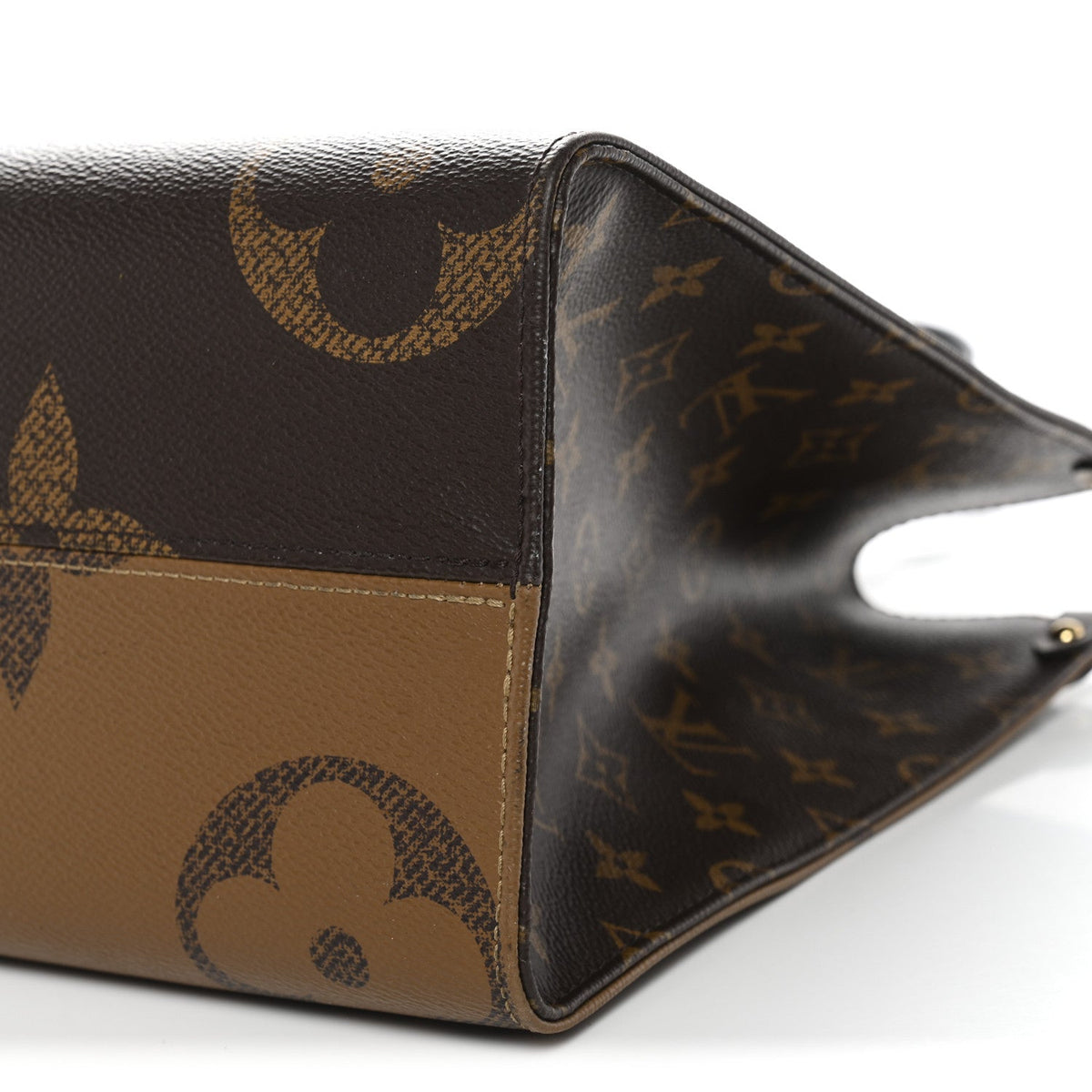 Reverse Monogram Giant Onthego Mm Handbag