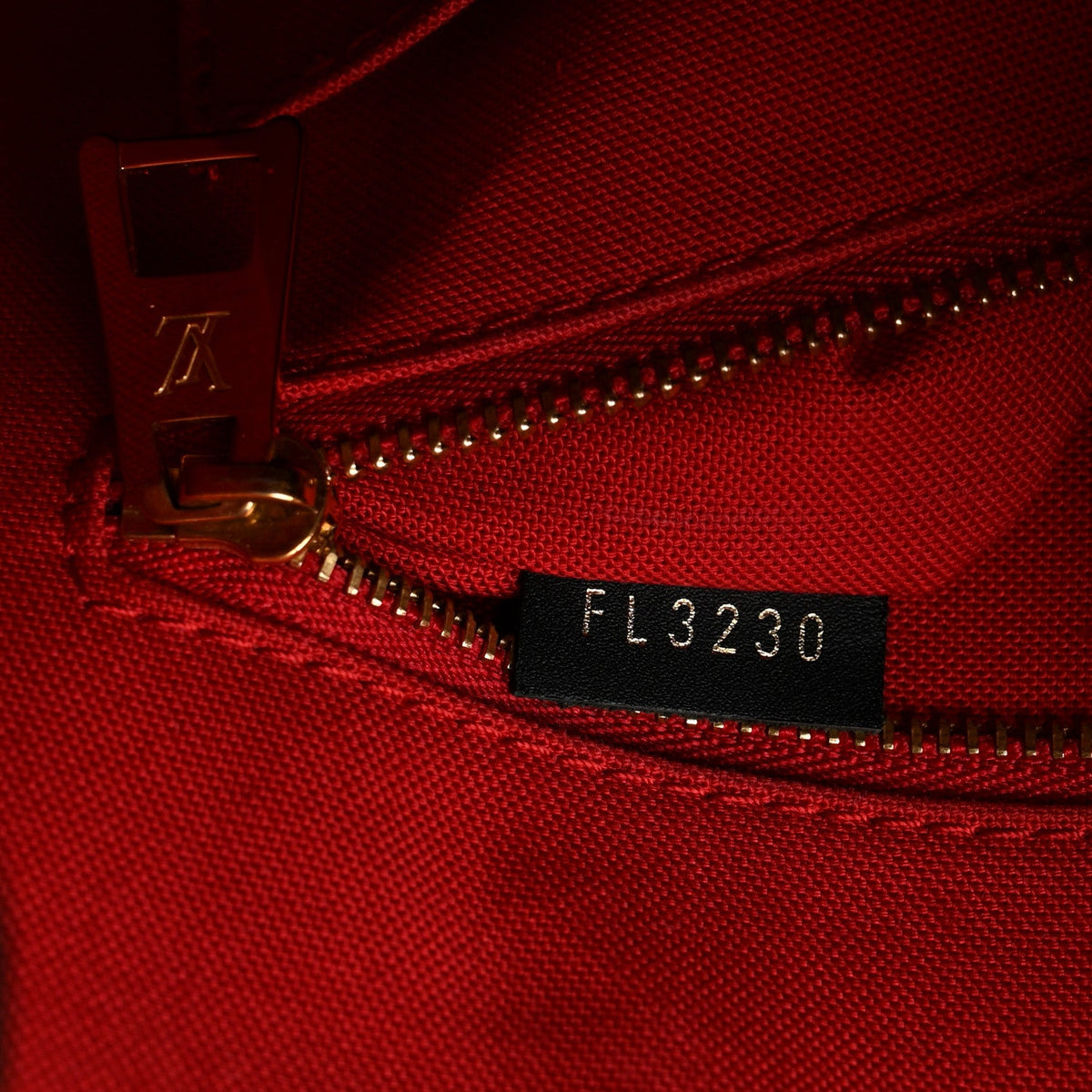 Reverse Monogram Giant Onthego Mm Handbag