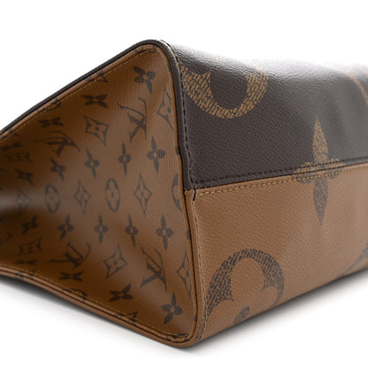 Reverse Monogram Giant Onthego Mm Handbag