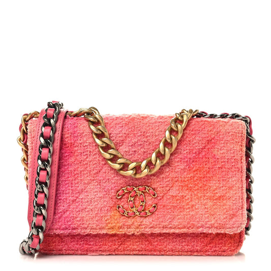 Quilted Lambskin Wallet Bag - Pink