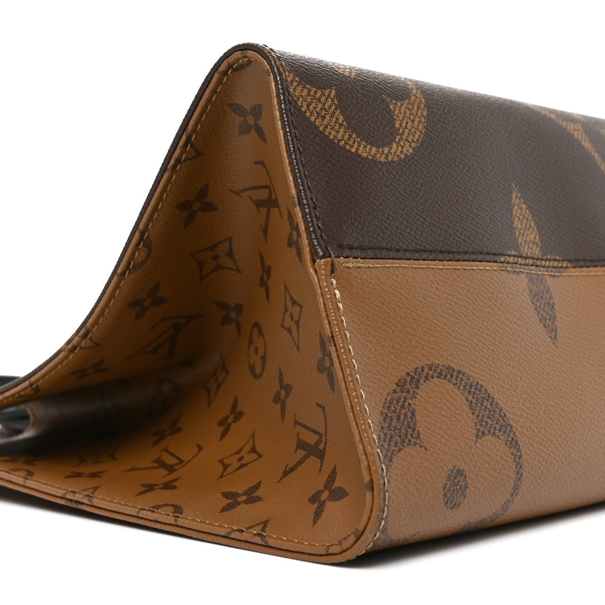 Reverse Monogram Giant Onthego Mm Handbag