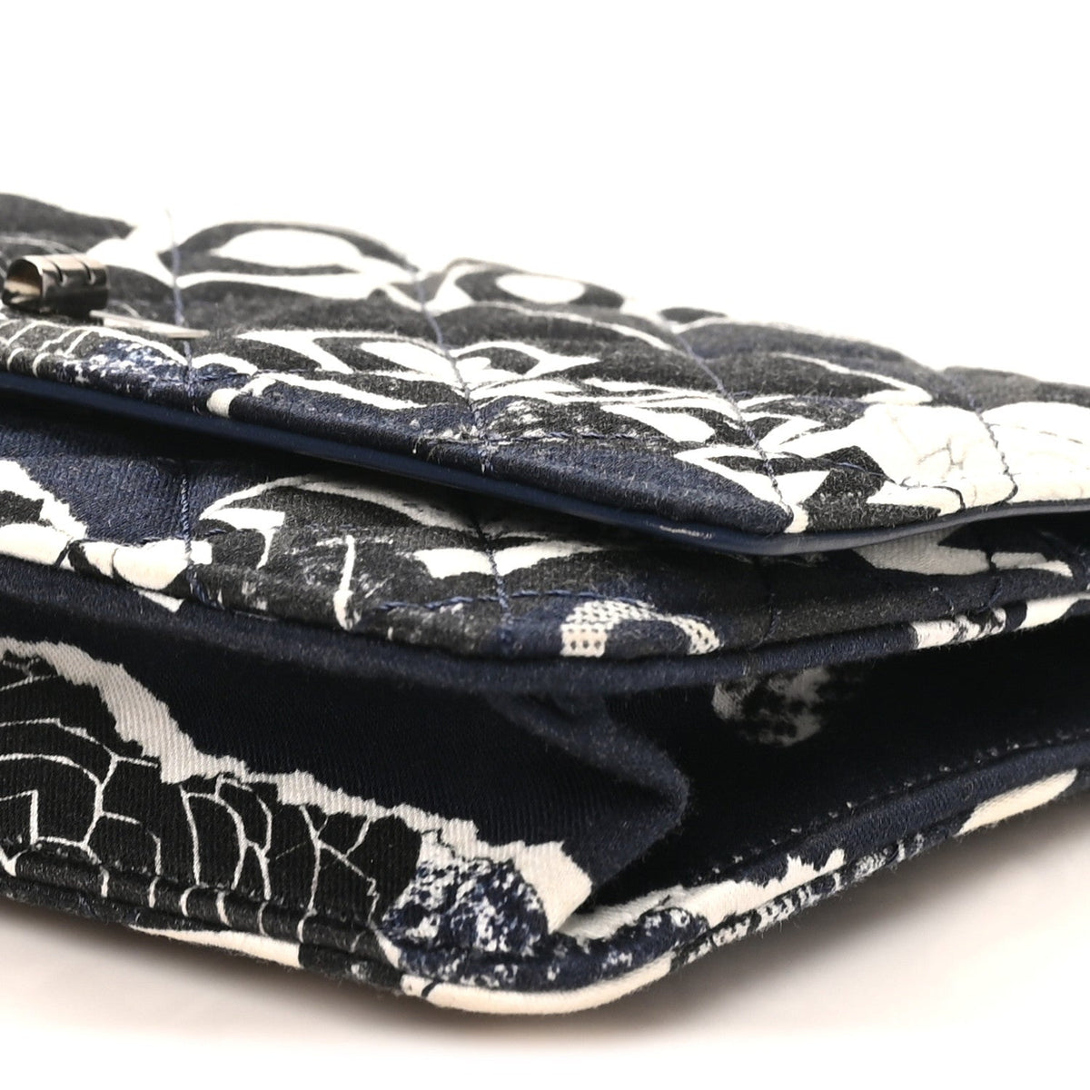 Quilted Canvas Wallet Bag - White