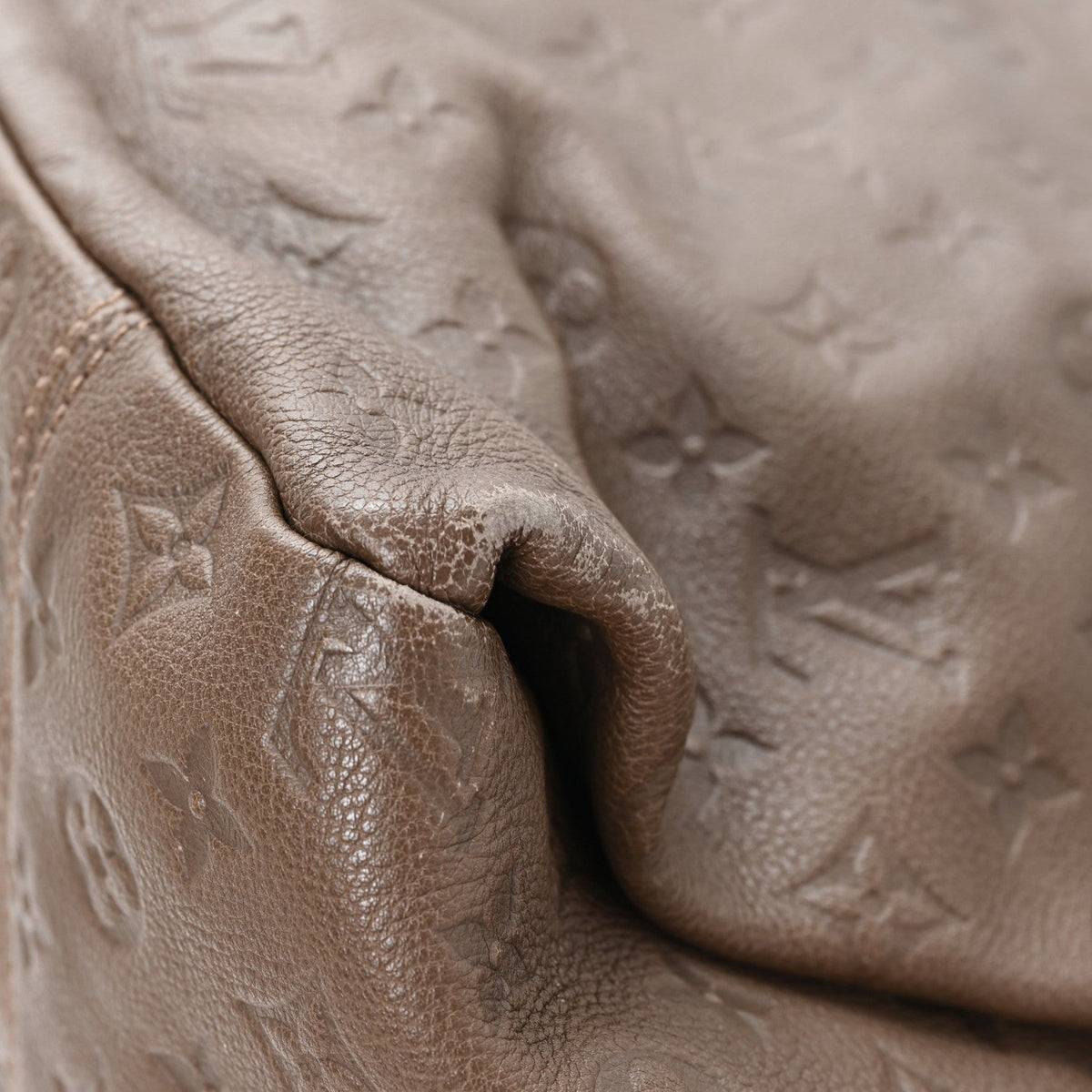 Empreinte Artsy Mm Taupe Glace Handbag