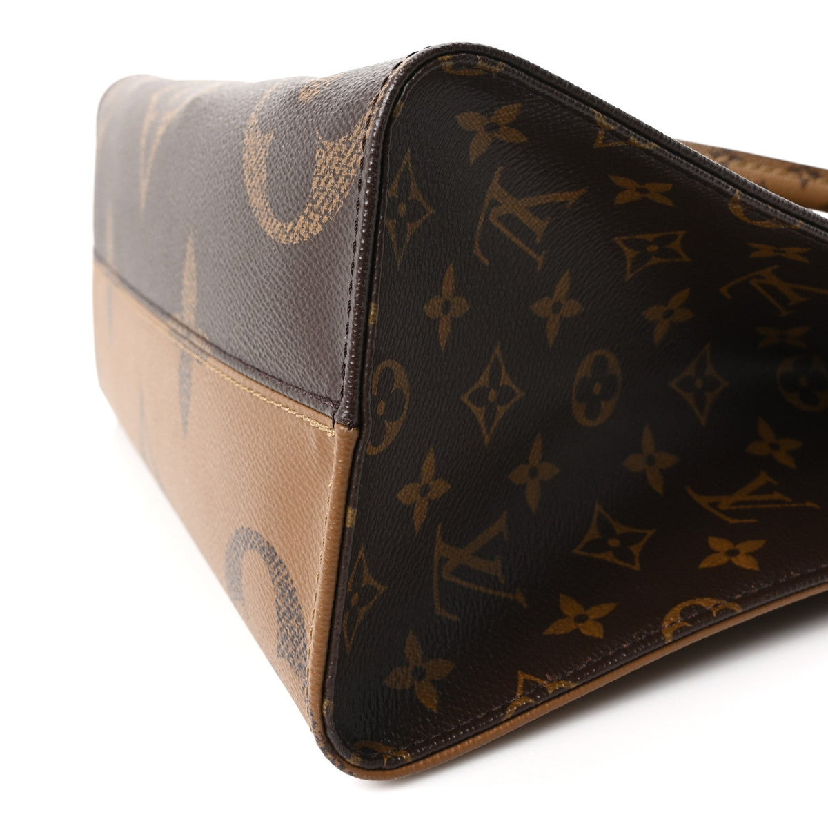 Reverse Monogram Giant Onthego Mm Handbag