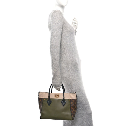 Calfskin Handbag - Green