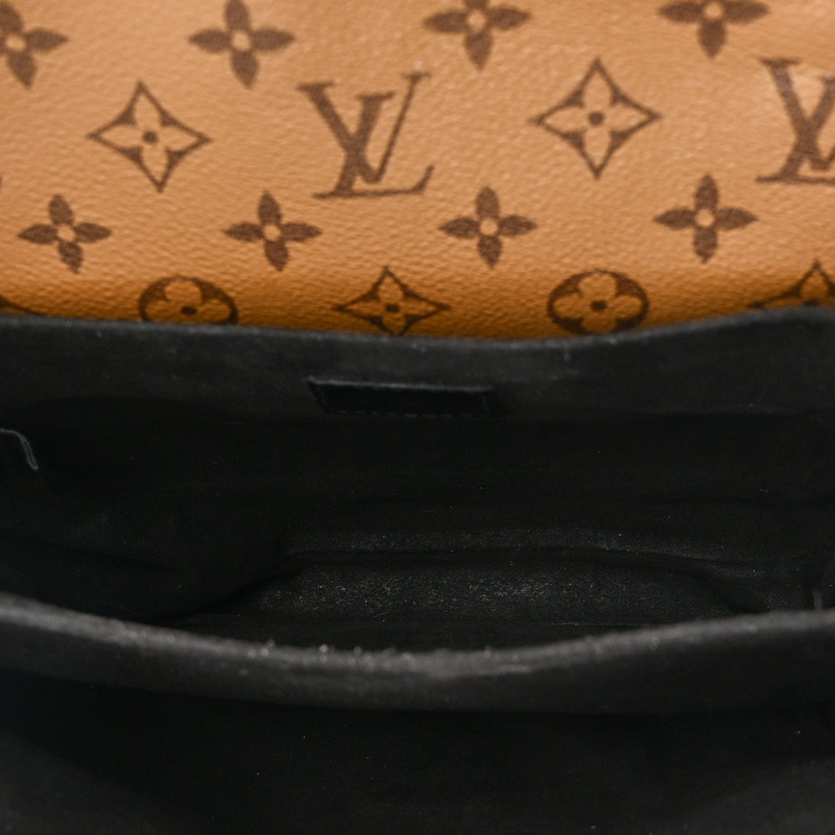 Reverse Monogram Pochette Metis Handbag