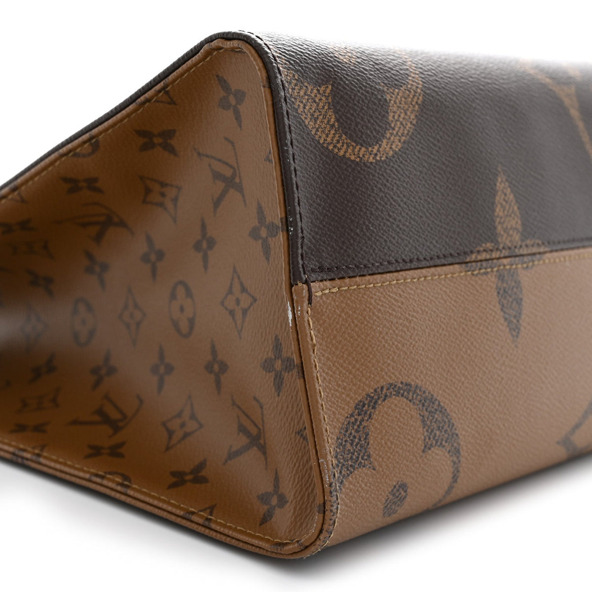 Reverse Monogram Giant Onthego Mm Handbag