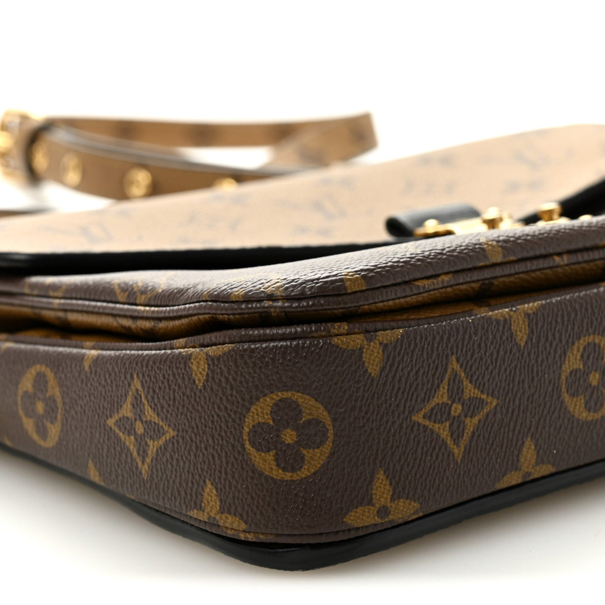 Reverse Monogram Pochette Metis Handbag