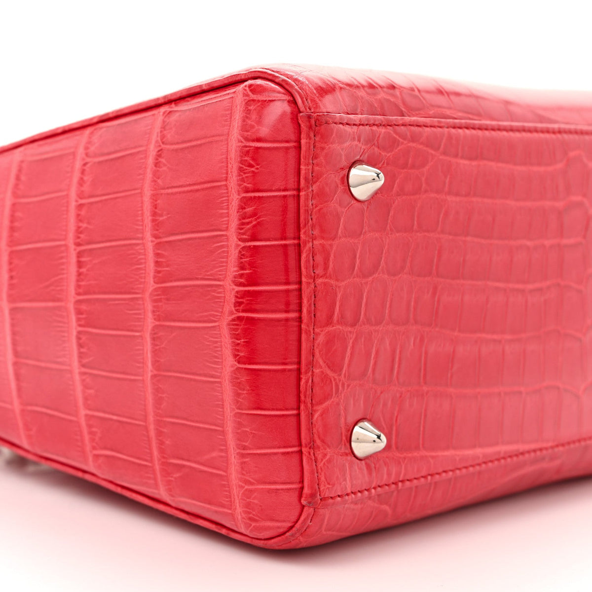 Medium Handbag - Red