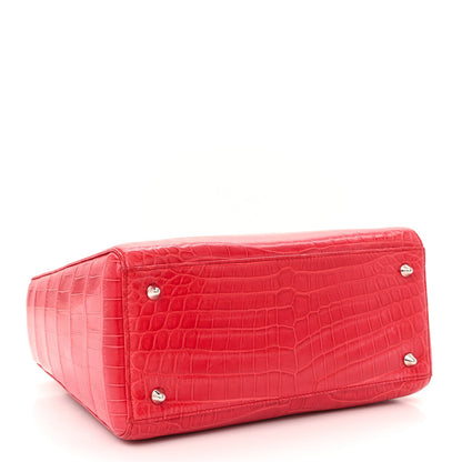 Medium Handbag - Red
