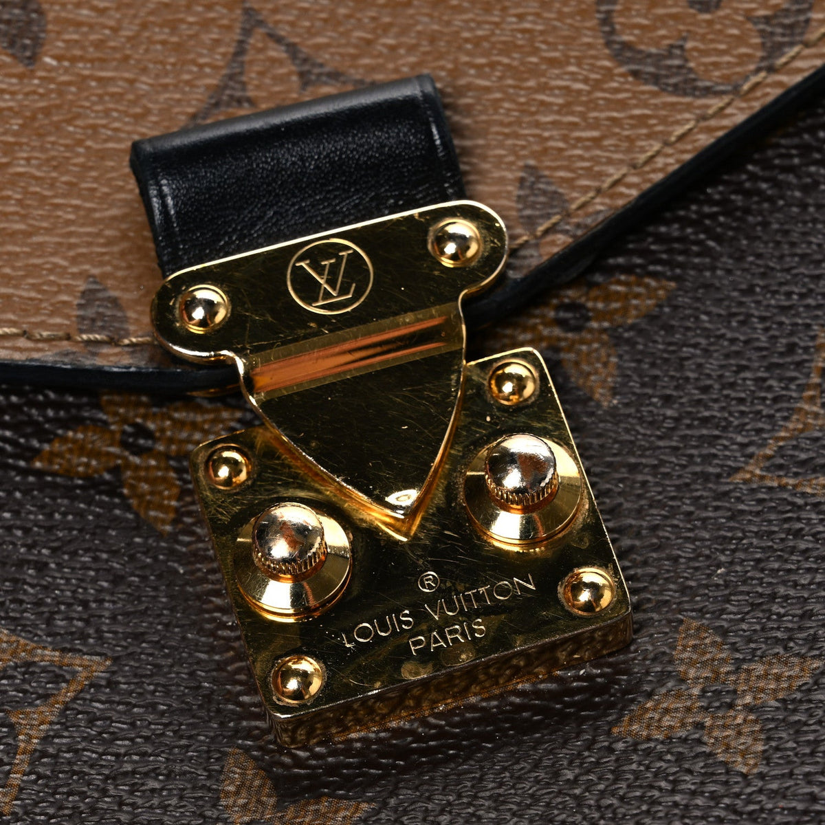 Reverse Monogram Pochette Metis Handbag