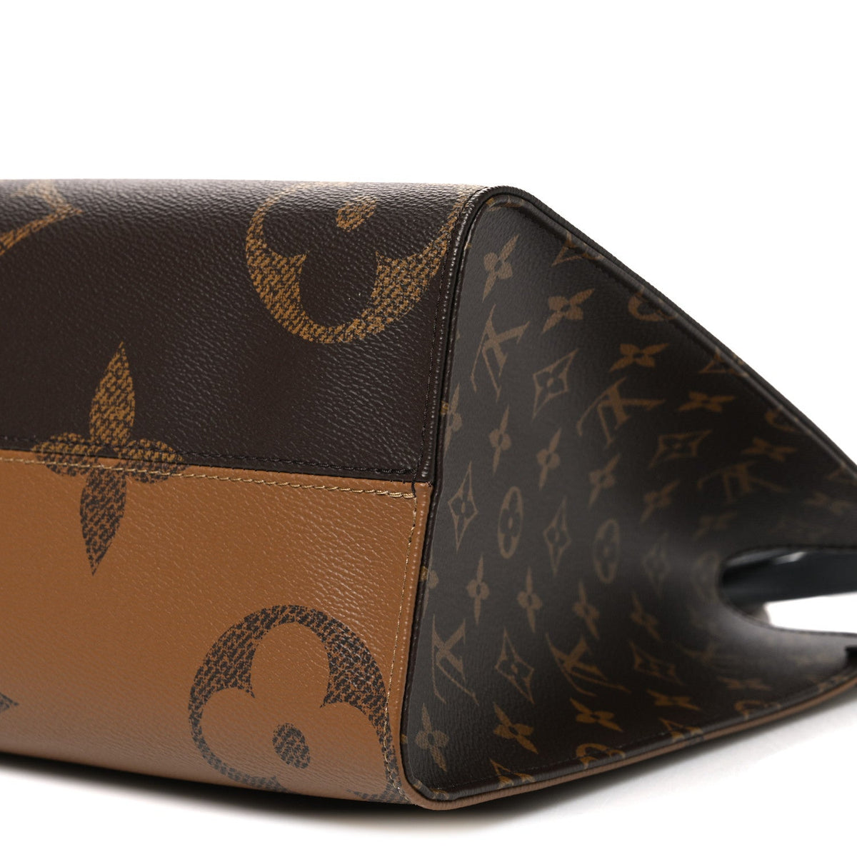 Reverse Monogram Giant Onthego Mm Handbag