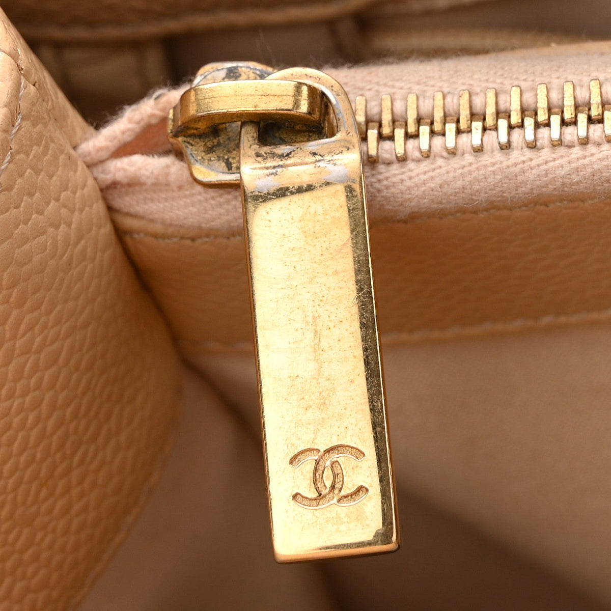Quilted Caviar Tote Bag - Beige