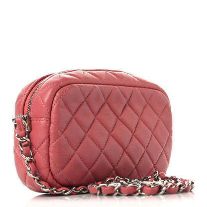 Small Quilted Lambskin Handbag - Pink