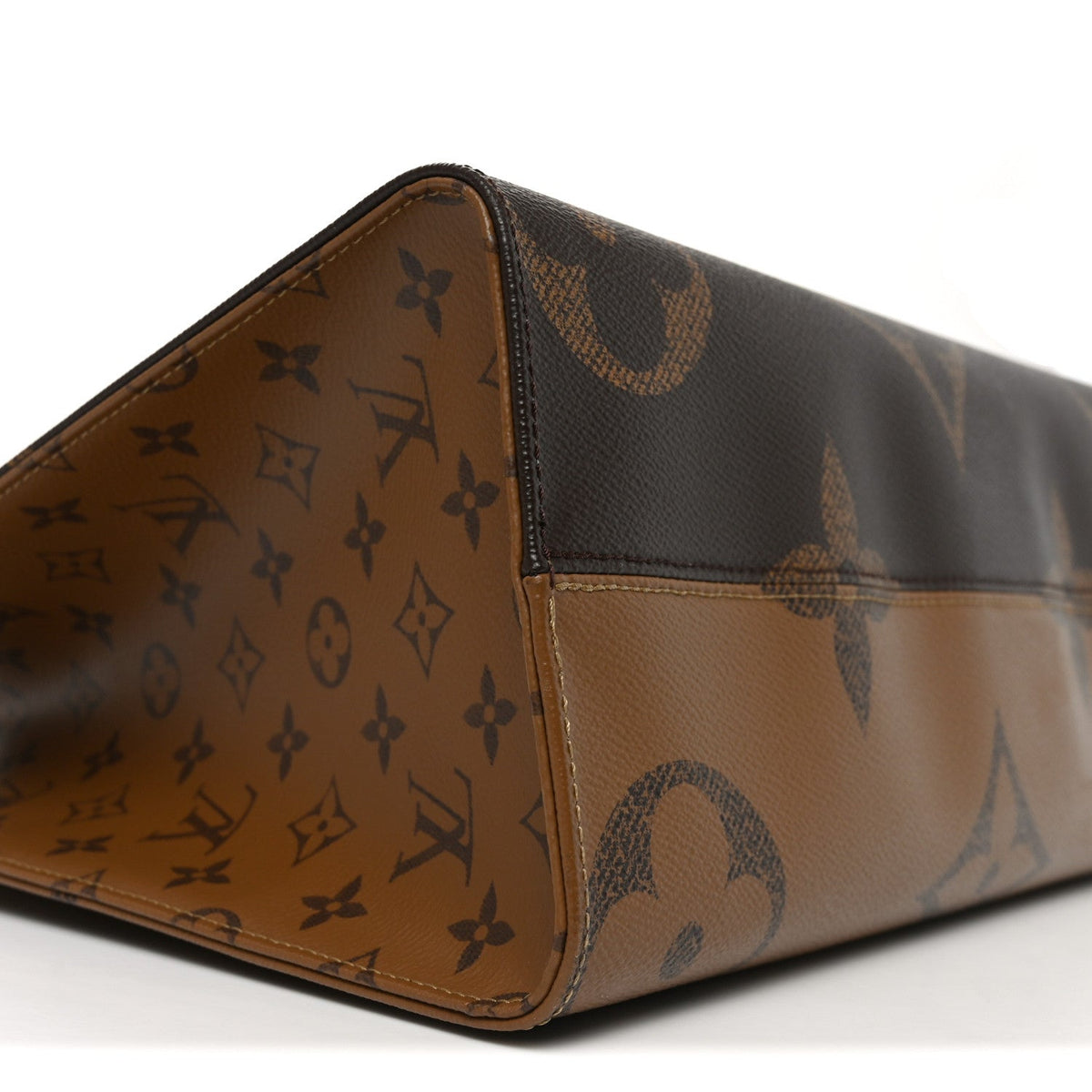 Reverse Monogram Giant Onthego Mm Handbag