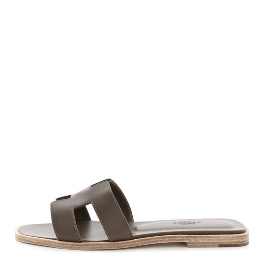 Box Calfskin Oran Sandals Etoupe