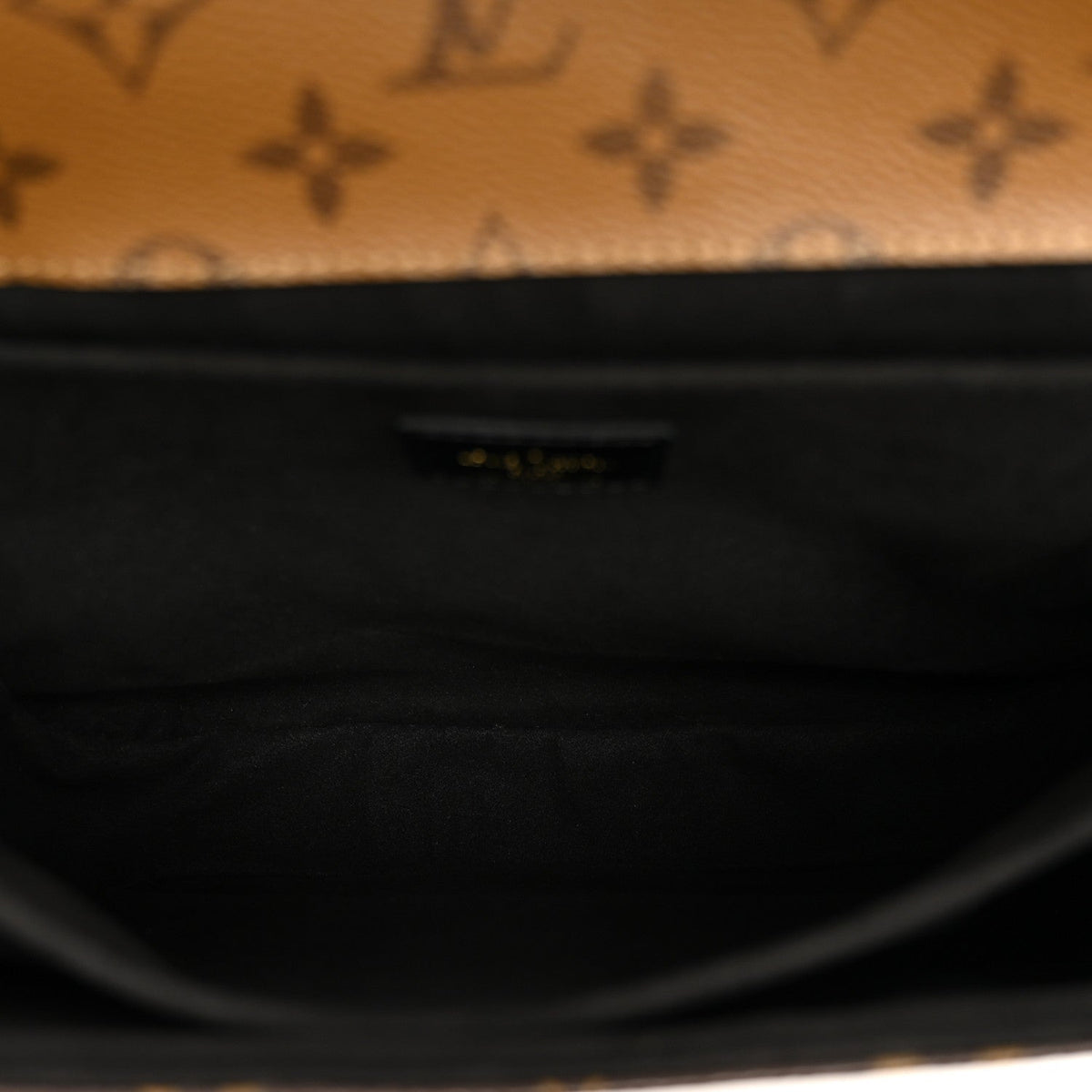Reverse Monogram Pochette Metis Handbag