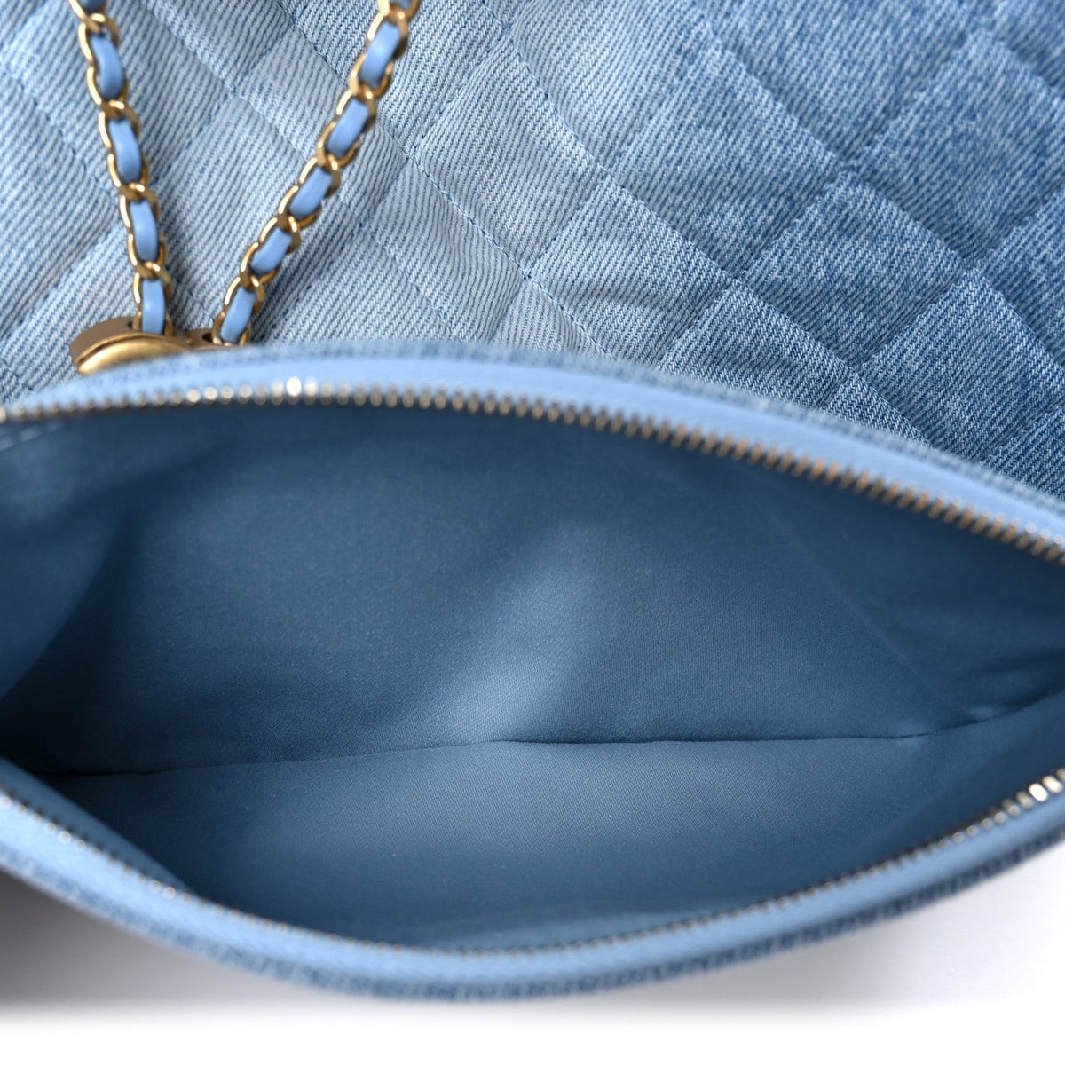 Medium Quilted Handbag - Blue