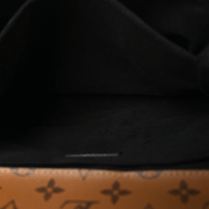 Reverse Monogram Pochette Metis Handbag
