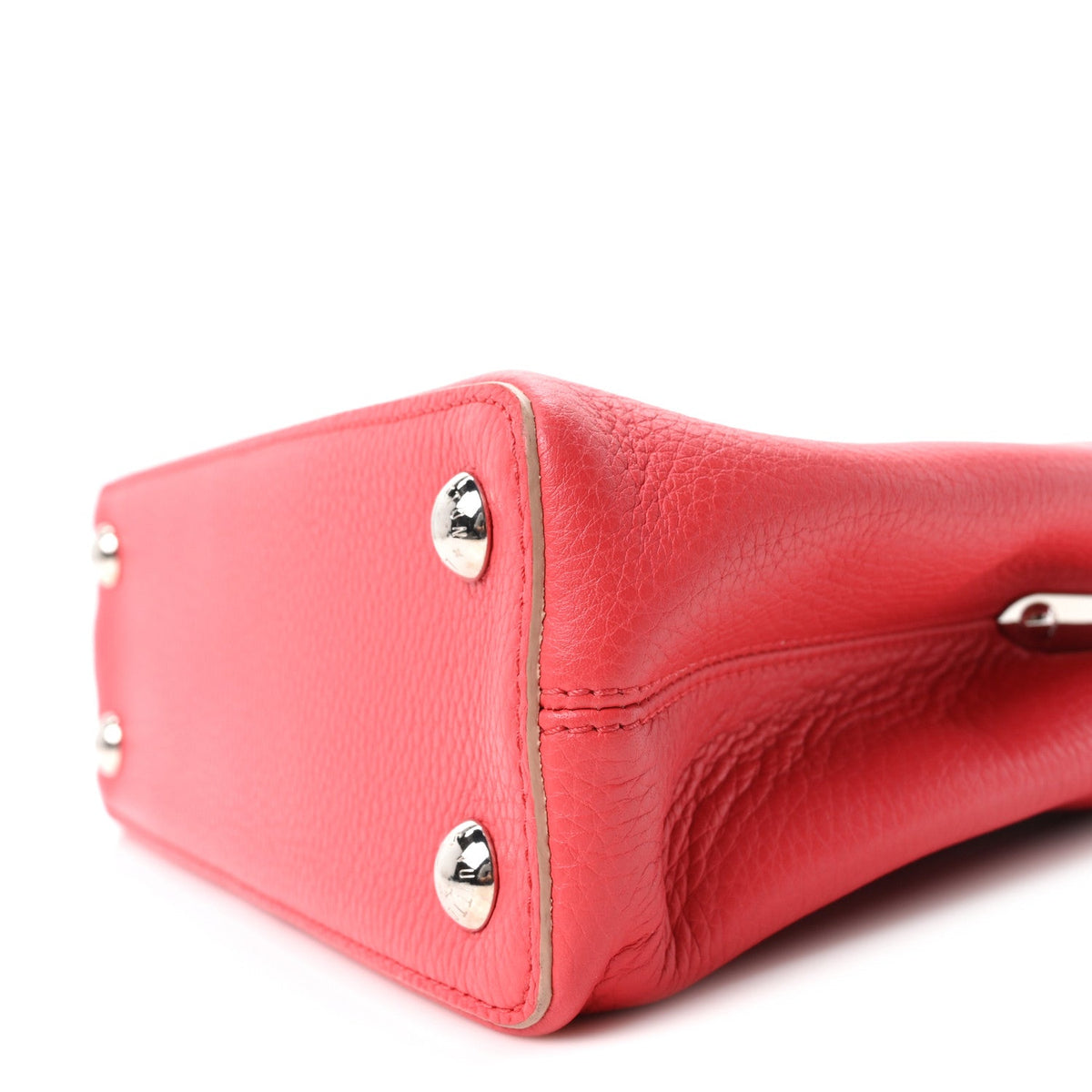 Taurillon Capucines Bb Fuchsia Handbag