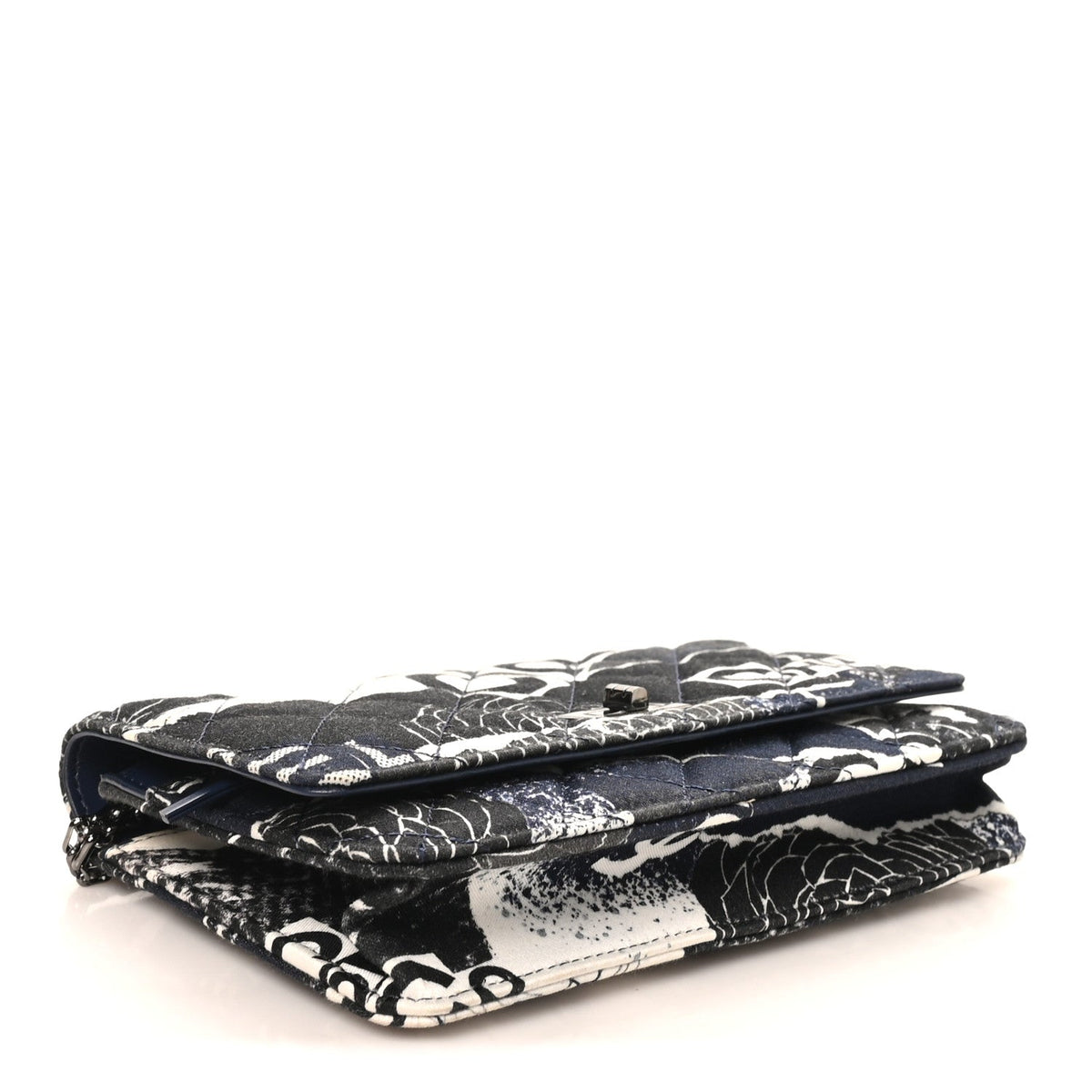 Quilted Canvas Wallet Bag - White