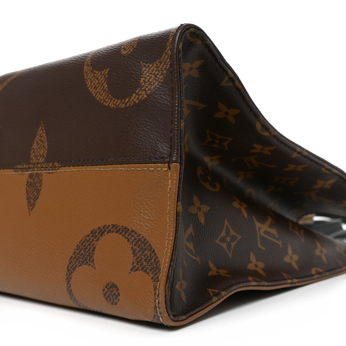 Reverse Monogram Giant Onthego Mm Handbag