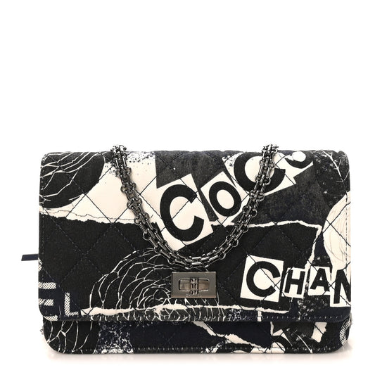 Quilted Canvas Wallet Bag - White