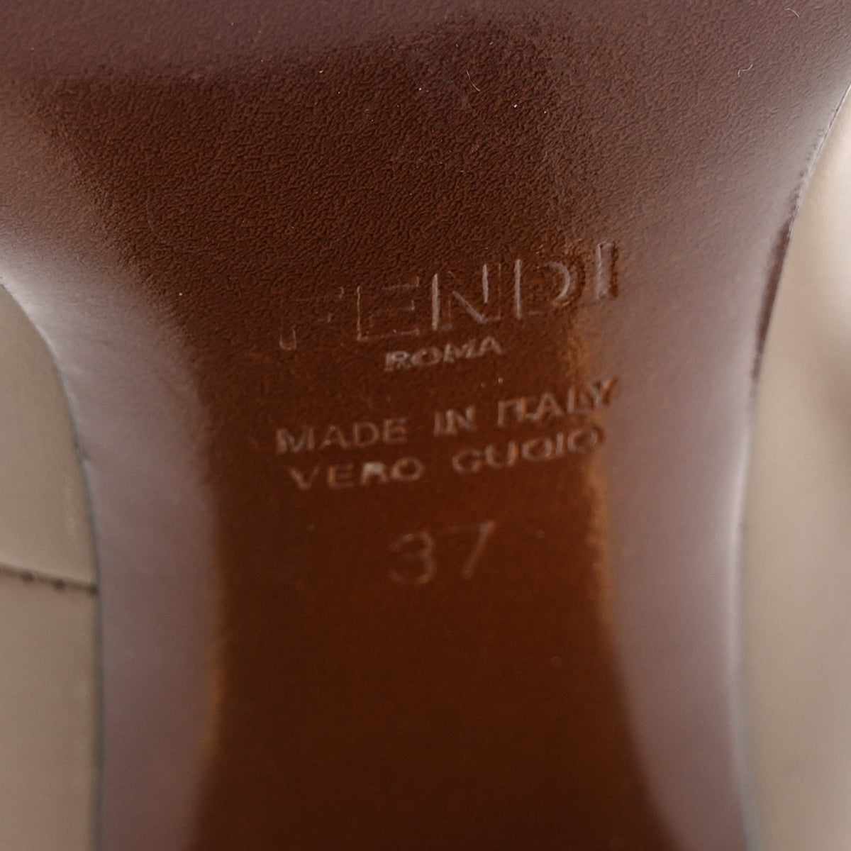 Fendi Vitello Women's Delfina High Heel Pumps 37 Tortora