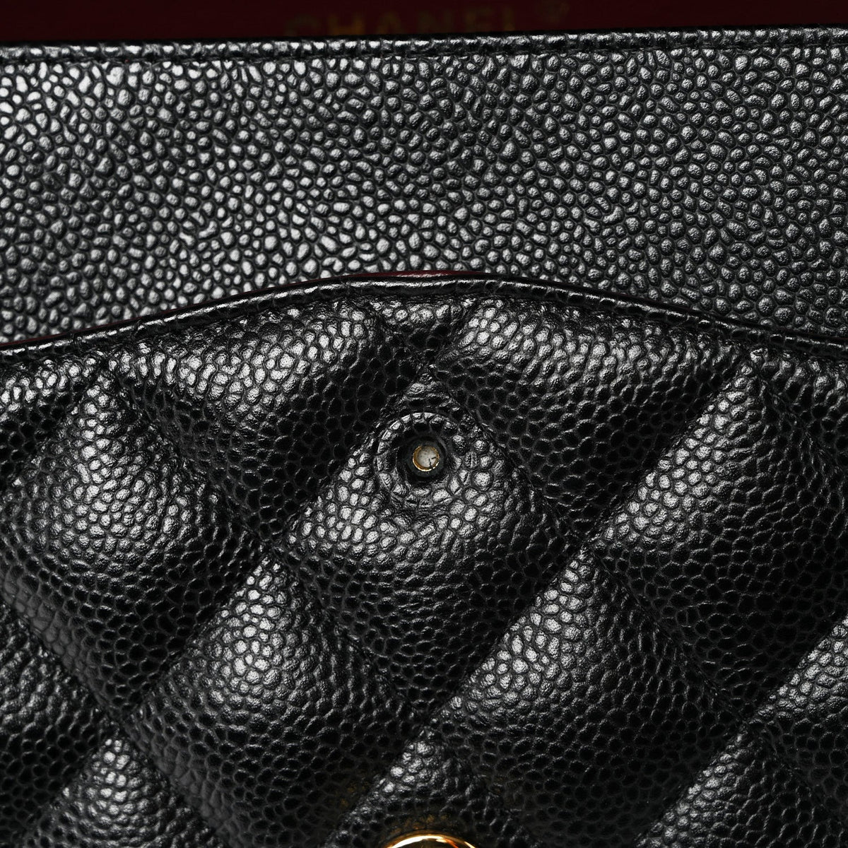 Quilted Caviar Flap Shoulder Bag - Black