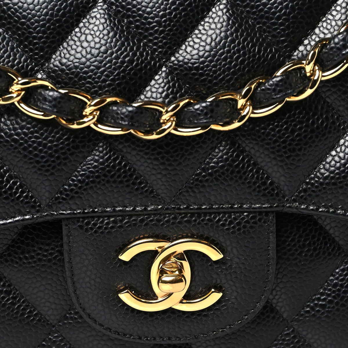 Quilted Caviar Flap Shoulder Bag - Black