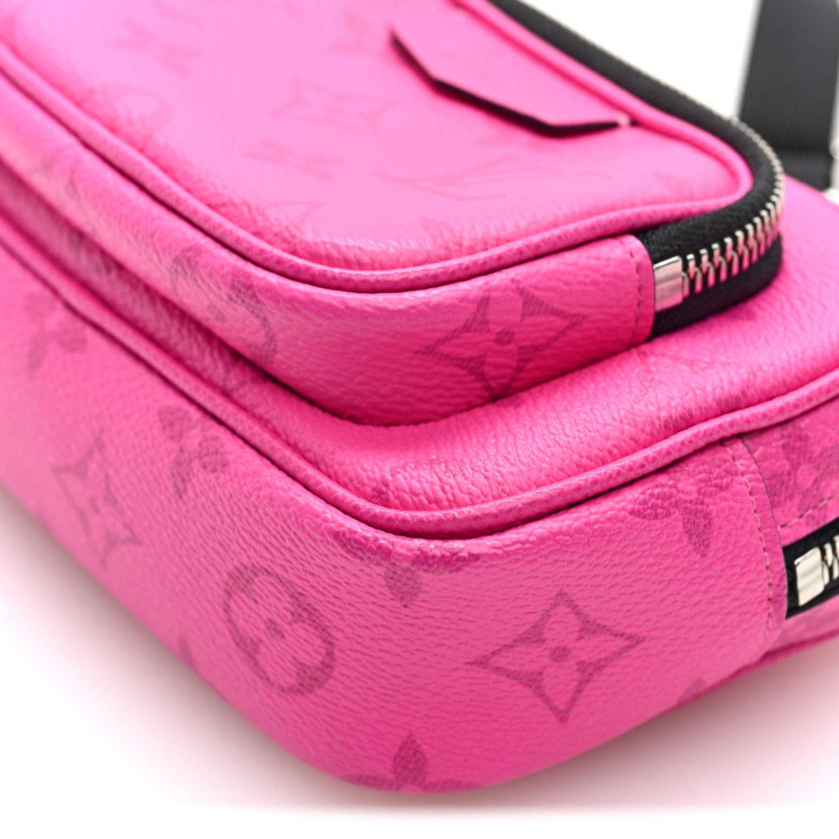 Taigarama Outdoor Pouch Fuchsia Pouch