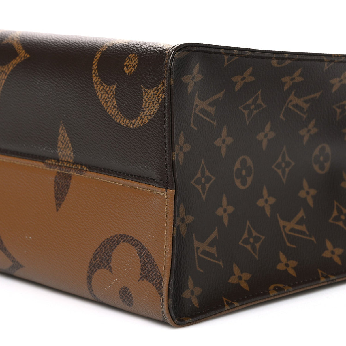Reverse Monogram Giant Onthego Mm Handbag