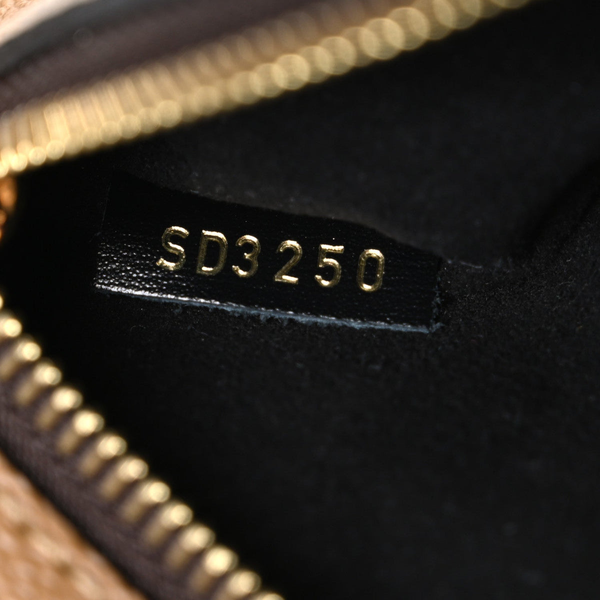 Reverse Monogram Pochette Metis Handbag