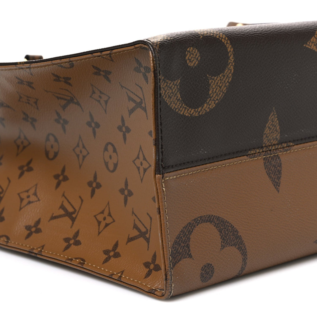 Reverse Monogram Giant Onthego Mm Handbag