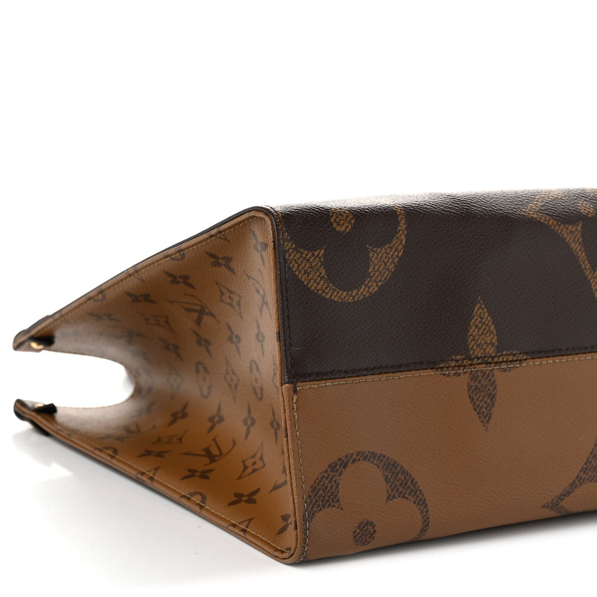 Reverse Monogram Giant Onthego Mm Handbag
