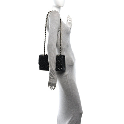 Medium Quilted Caviar Flap Shoulder Bag - Black