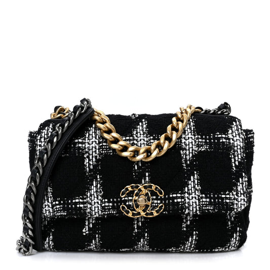 Medium Quilted Flap Shoulder Bag - Black