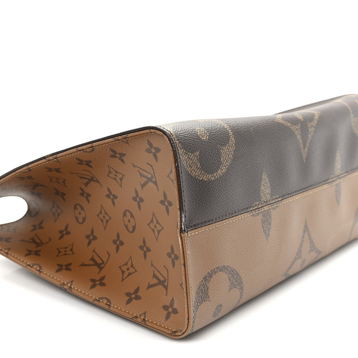 Reverse Monogram Giant Onthego Mm Handbag