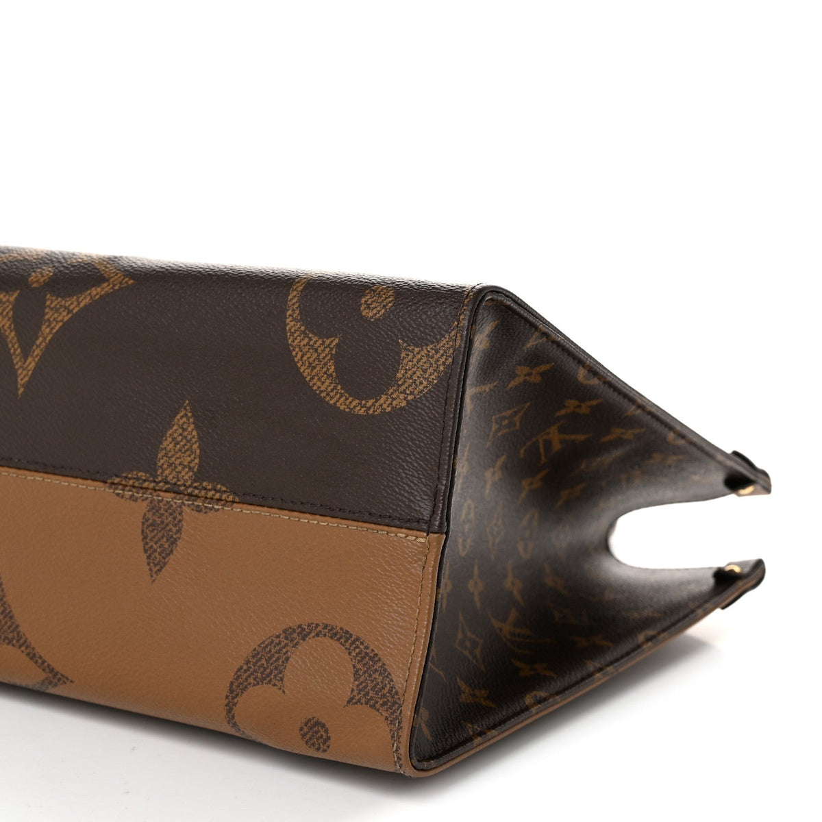 Reverse Monogram Giant Onthego Mm Handbag