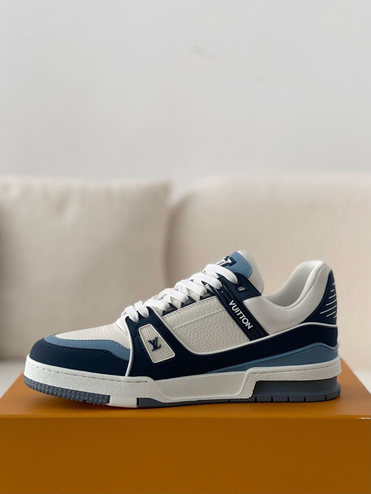 Trainer White - Blue Low-Top Sneaker