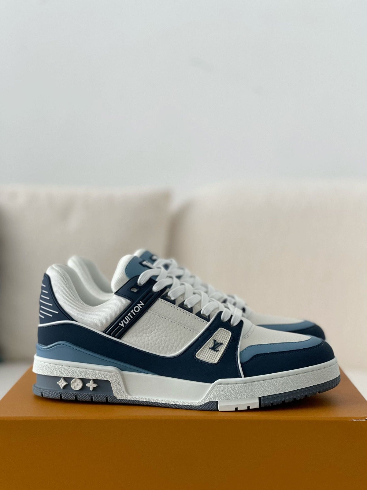 Trainer White - Blue Low-Top Sneaker