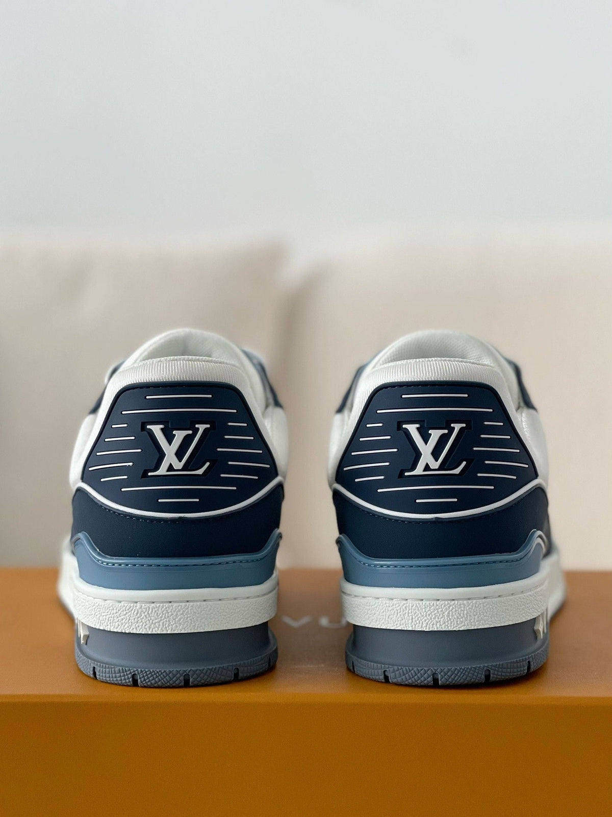 Trainer White - Blue Low-Top Sneaker